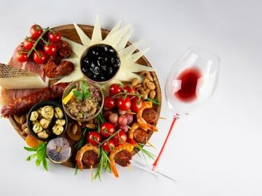 La influencia de la variedad de uva en el maridaje de tapas