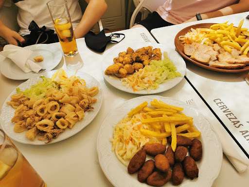 Fotografia tomada fuera de La Tabernilla - Bar de tapas en Priego de Córdoba, Córdoba
