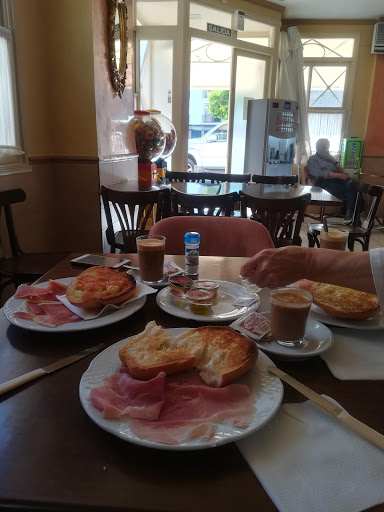 Fotografia tomada fuera de Cafetería Granados - Cafetería en Benamejí, Córdoba