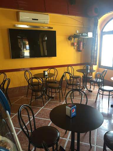 Fotografia tomada fuera de Café Bar Jama - Bar en Santaella, Córdoba