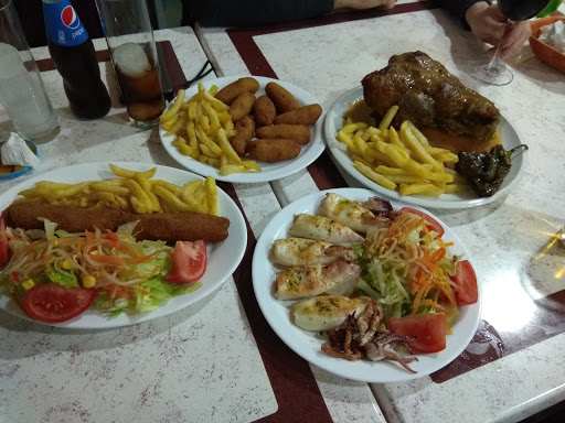 Fotografia tomada fuera de Cafetería Rutelandia en el país de las maravillas - Cafetería en Rute, Córdoba