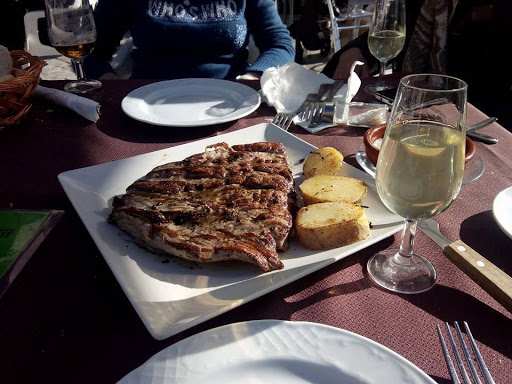 Fotografia tomada fuera de Restaurante Burdeos - Bar restaurante en Puente Genil, Córdoba