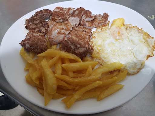 Fotografia tomada fuera de Bar El Pollo Restaurante - Restaurante de desayunos en Puente Genil, Córdoba