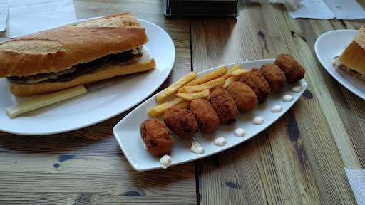 Fotografia tomada fuera de Bar Embruja2 tapas - Bar de tapas en Centro, Córdoba