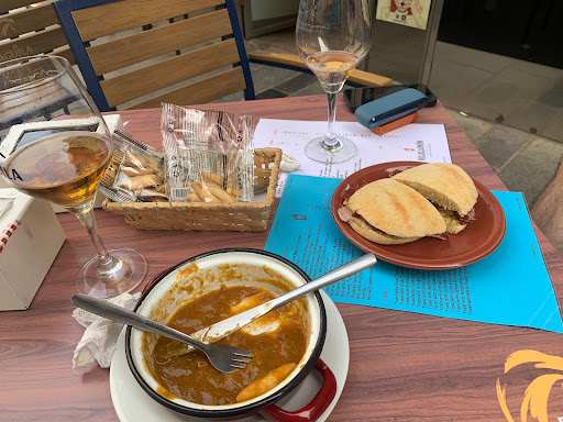 Fotografia tomada fuera de Rojo Jamón - Bar de tapas en Centro, Córdoba