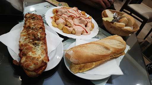 Fotografia tomada fuera de Cafetería Becquer II - Bar en Peñarroya-Pueblonuevo, Córdoba