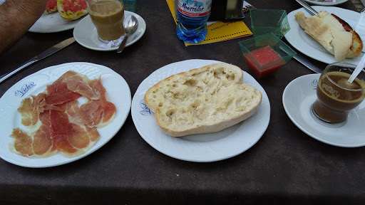 Fotografia tomada fuera de Cafeteria Restaurante Victor's SL - Restaurante en Peñarroya-Pueblonuevo, Córdoba