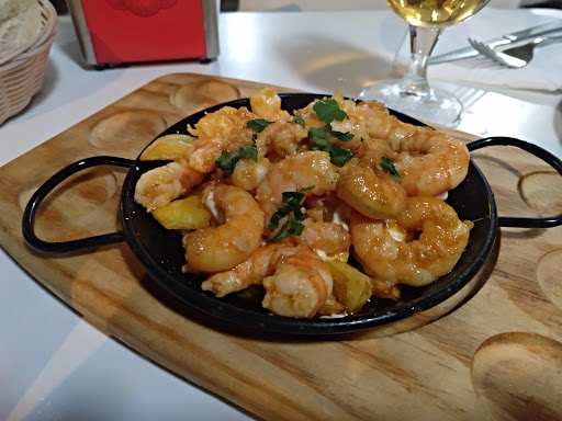 Fotografia tomada fuera de Café Bar Uceda Hermanos - Restaurante en Palma del Río, Córdoba