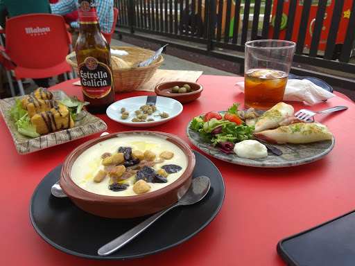 Fotografia tomada fuera de Bar- Restaurante La Muralla de Palma - Restaurante de cocina española en Palma del Río, Córdoba