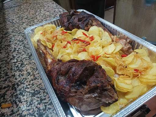 Fotografia tomada fuera de Asador Lanzas - Restaurante especializado en pollo en Moriles, Córdoba