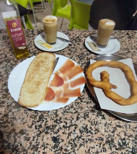 Fotografia tomada fuera de Churrería Cafetería VIRAMAR - Churrería en Luque, Córdoba