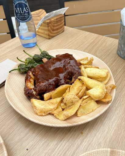 Fotografia tomada fuera de La Donna Gastrobar - Restaurante en Lucena, Córdoba