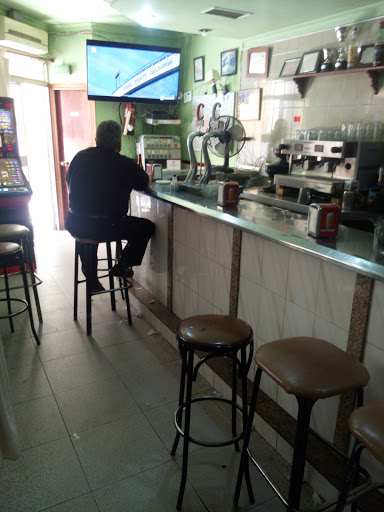 Fotografia tomada fuera de Cafe bar el pasaje - Bar en Lucena, Córdoba