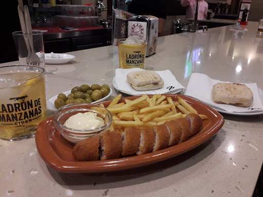 Fotografia tomada fuera de CARAMBA - Bocadillos y Pizzas - Bocatería en Lucena, Córdoba