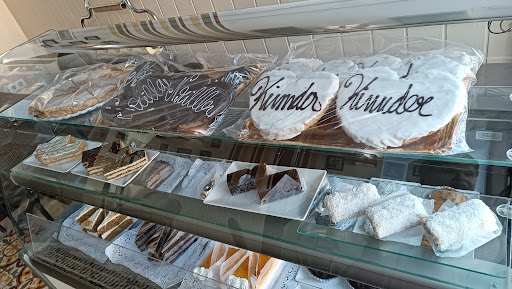 Fotografia tomada fuera de Cafetería Pastelería Santa Ana - Cafetería en Lucena, Córdoba