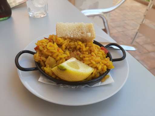 Fotografia tomada fuera de Restaurante Magahy - Restaurante en Lucena, Córdoba