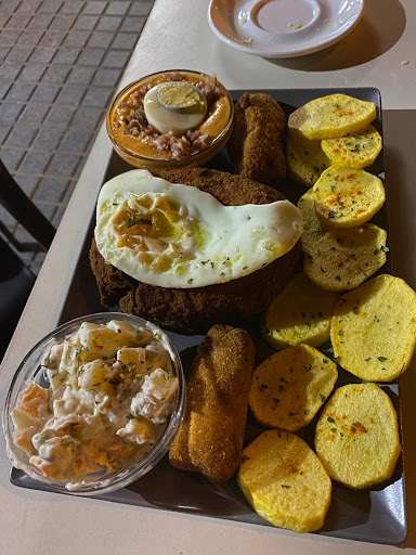 Fotografia tomada fuera de Cafébar_larebaná - Bar restaurante en Poniente Sur, Córdoba