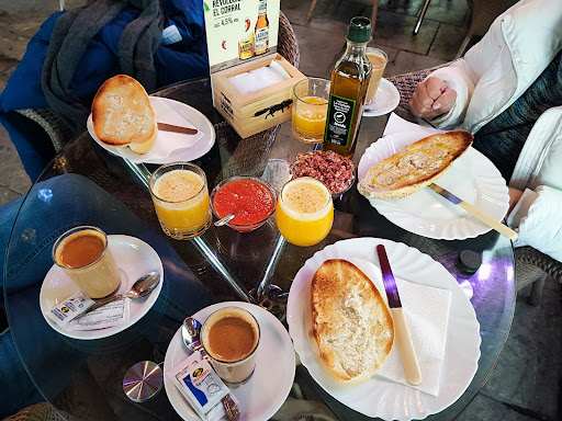 Fotografia tomada fuera de CAFÉ-BAR Suspiros. - Bar en La Carlota, Córdoba
