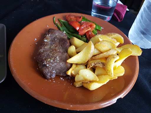 Fotografia tomada fuera de Mesón Brigadier El Condesito - Restaurante en Hinojosa del Duque, Córdoba