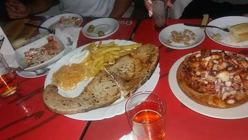 Restaurante Hucho's café&bar - Bar en Guadalcázar, Córdoba