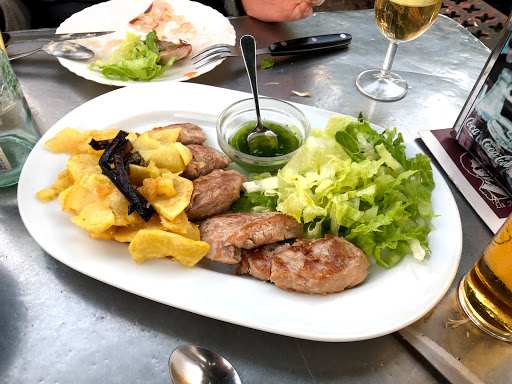 Fotografia tomada fuera de Taberna la Abuela - Restaurante en Sureste, Córdoba