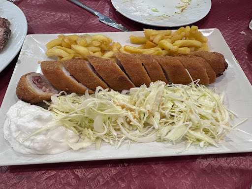 Fotografia tomada fuera de Mesón el Lobo - Restaurante en Sureste, Córdoba