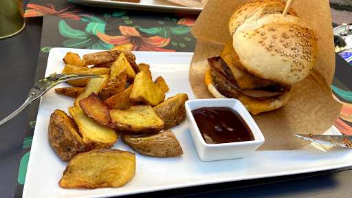 Fotografia tomada fuera de Vaquena Burger - Hamburguesería en Poniente Sur, Córdoba