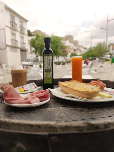 Fotografia tomada fuera de La Madriguera - Bar en Castro del Río, Córdoba