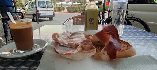 Fotografia tomada fuera de Bar la Fuente - Bar en Castro del Río, Córdoba