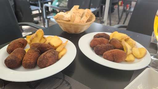 Fotografia tomada fuera de Dulce traicion - Restaurante en Cardeña, Córdoba