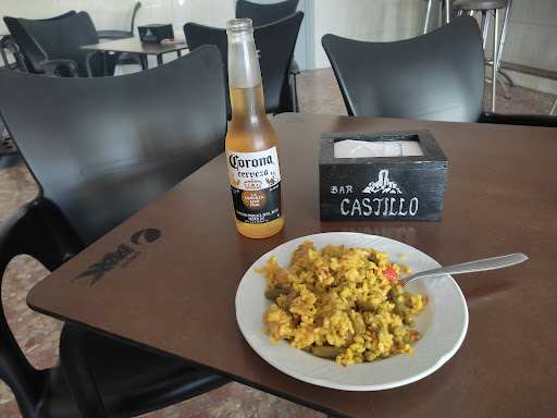 Fotografia tomada fuera de Bar Castillo - Bar en Cabra, Córdoba