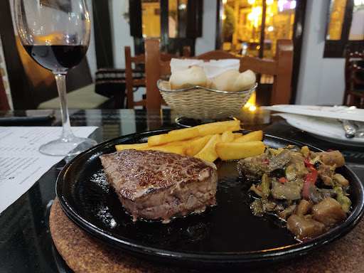 Fotografia tomada fuera de Mesón - Restaurante San Martín - Restaurante en Cabra, Córdoba