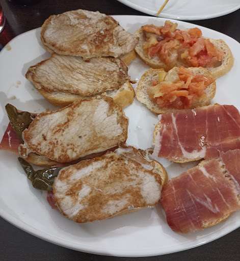 Fotografia tomada fuera de Restaurante Casa Villena - Restaurante en Bujalance, Córdoba